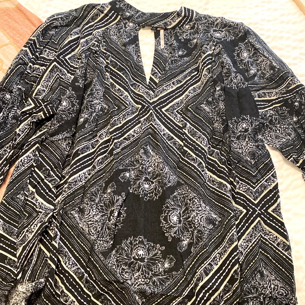 Free People Blouse Tunic Women XS Keyhole Patterned Bohemian Oversized Flowy